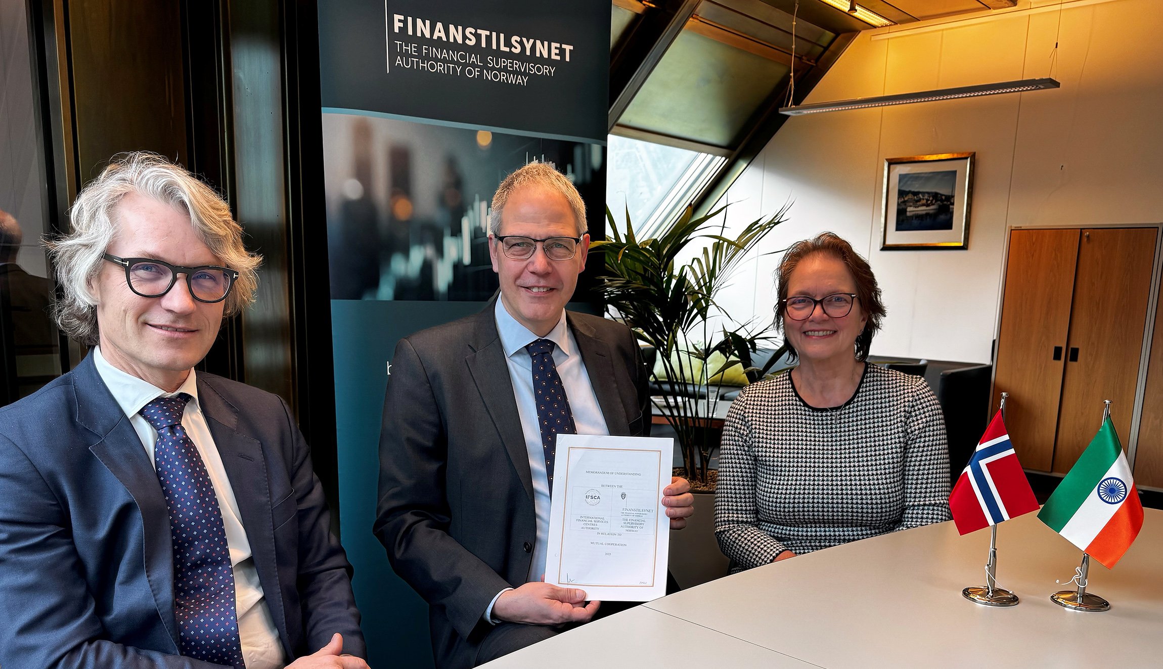 Signering av intensjonsavtale om tilsynssamarbeid på områder av felles interesse mellom IFSCA (tilsynsmyndighet i India) og Finanstilsynet.